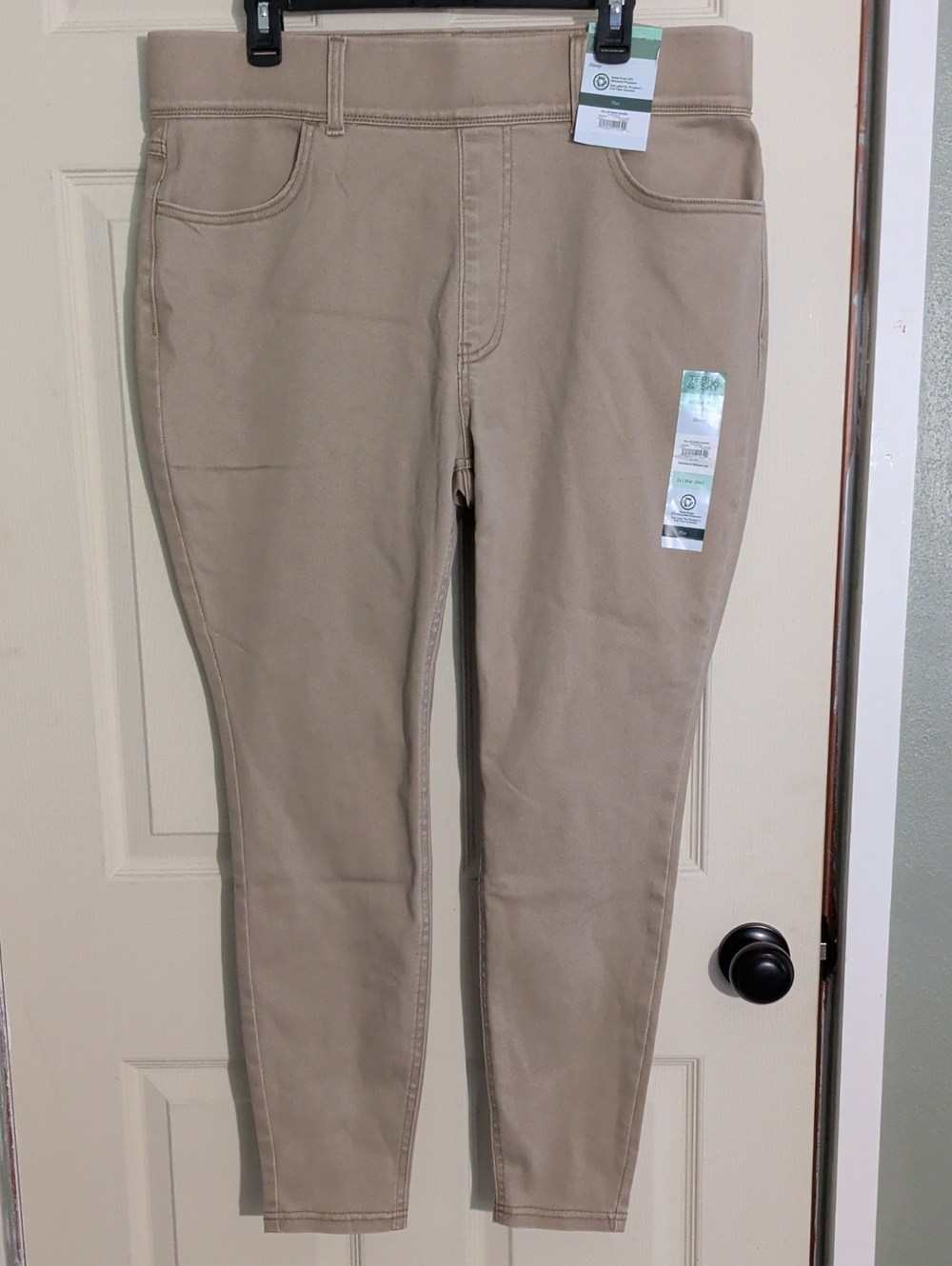 Terra & Sky NWT 1X Khaki Jeans 16/18